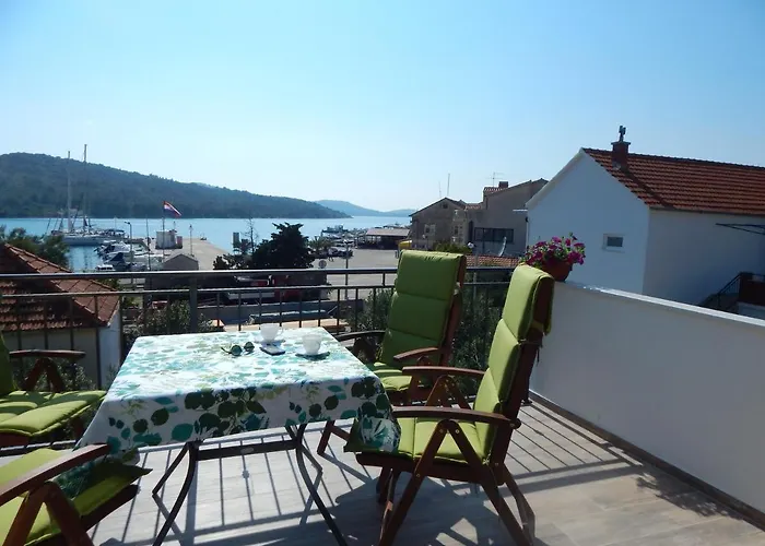 Tina I Ena Apartament Kaprije