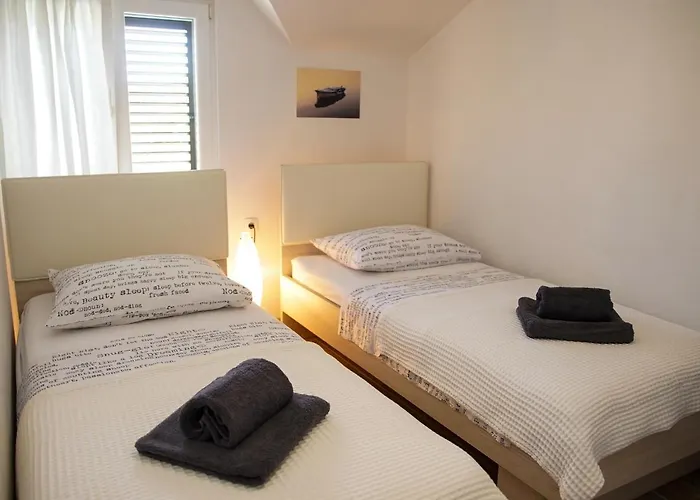 Tina I Ena Apartmán *